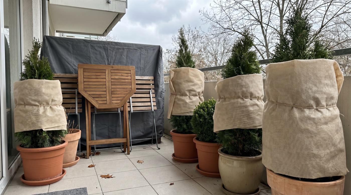 Balkon winterfest machen: Checkliste für die kalte Jahreszeit